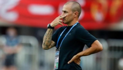 开云体育网址-5球大胜难掩一漏洞 广州队防线顽疾让卡帅也无奈